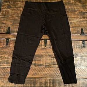 Black leggings with pocket on the side